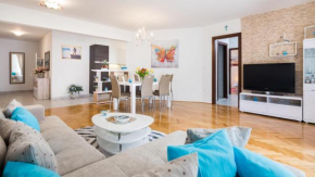 SPLIT apartment
